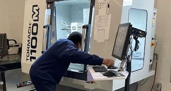 See how a teacher is using an 1100M as a part of their hands-on training program